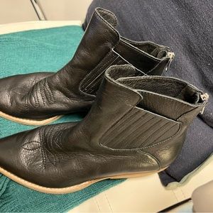Anthropologie Silent D Puly Western Boots size 37, black. Excellent Condition.